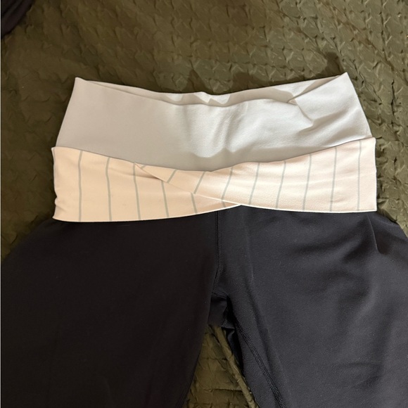 Vintage Lululemon yoga crop flares 23” - Picture 4 of 6